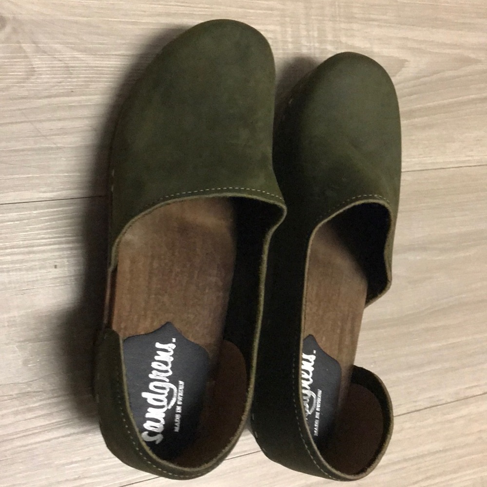 Sandgrens size 10 clogs